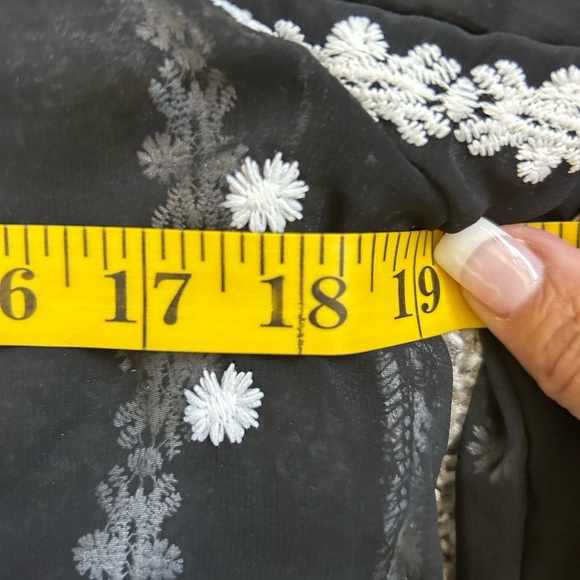 5/$25 Timing women’s black chiffon blouse with white stitched design size small - Picture 5 of 8